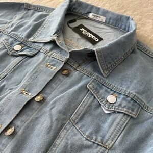 Woman’s Cropped Denim Jacket
